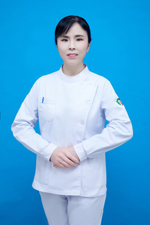 優(yōu)秀護(hù)士長—梁春花：用心守候，白衣匠心
